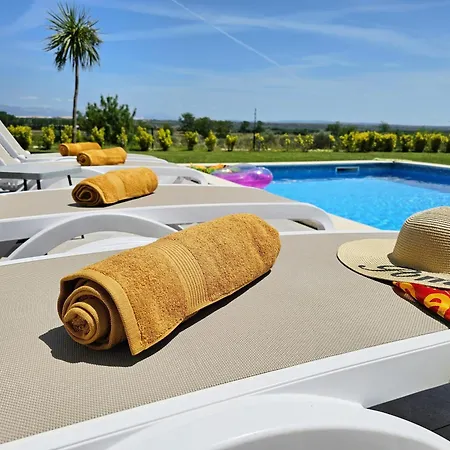 Lux Croatia With Heated Pool Donji Zemunik