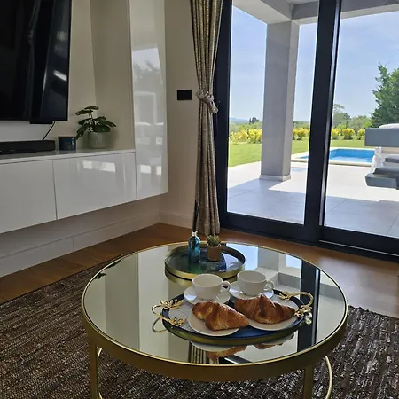 Lux Croatia With Heated Pool Willa *