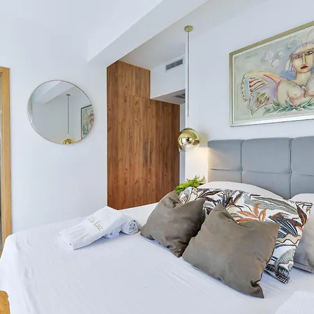 Villa Lux Croatia With Heated Pool *