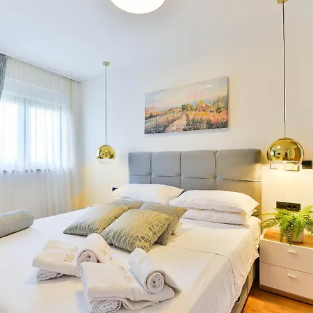 Villa Lux Croatia With Heated Pool *