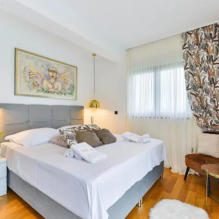 Lux Croatia With Heated Pool *