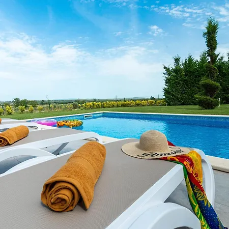 Vila Lux Croatia With Heated Pool Donji Zemunik