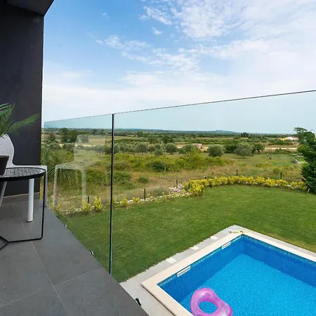 Villa Lux Croatia With Heated Pool *