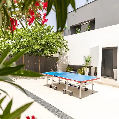 וילה Lux Croatia With Heated Pool